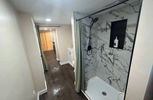 Glen Burnie Apartment | Delightful 1-bed 1 bath studio with AC/Heat near BWI