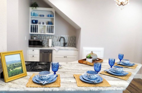 Muenster House | Delightful 1-bedroom barn with AC in charming Saint Jo