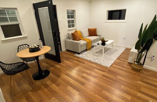 Oak Cliff House | Delightful 1-bedroom barn with AC in vibrant Dallas
