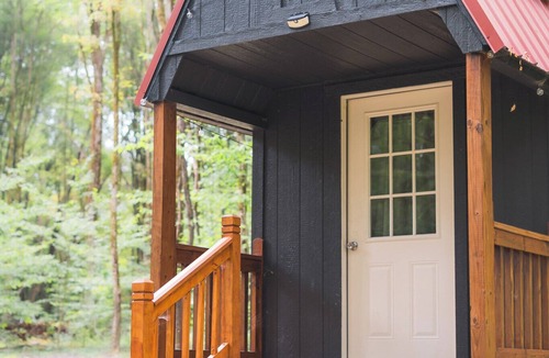Durhamville Cabin | Delightful 1-bedroom offgrid cabin in charming Camden awaits you Shared Bathroom