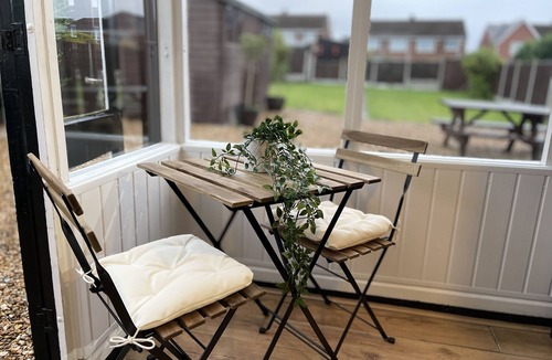 Cannock House | Delightful 2 bed detached home with secure parking