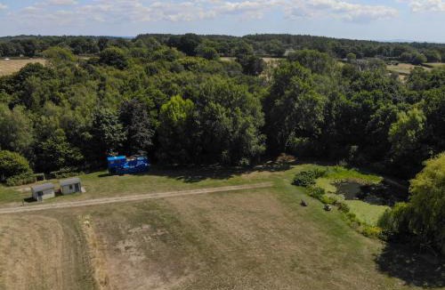 Sheffield Green Other | Delightful 2 Bed Double Decker Bus with Hot Tub