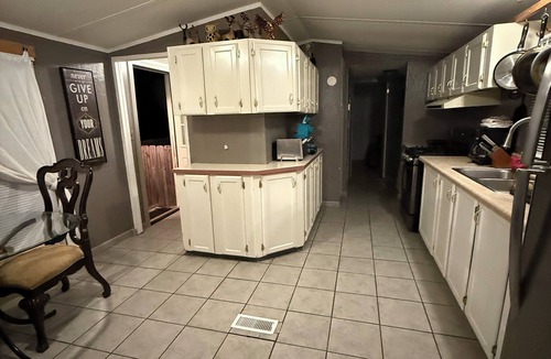 Vein Mountain House | Delightful 2-bedroom fully stocked mobile home with Fire-Pit located in Nebo