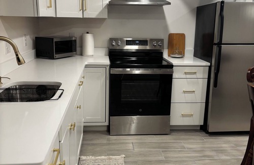 Potomac Apartment | Delightful 2-bedroom basement apartment in Potomac.