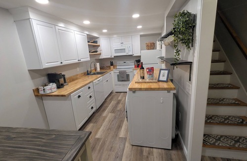 Dover Condo | Delightful 2-bedroom condo in charming Dover