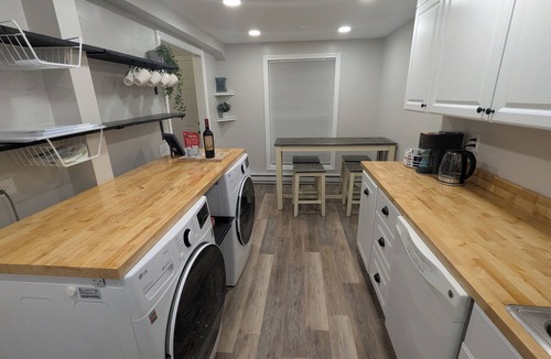 Dover Condo | Delightful 2-bedroom condo in charming Dover