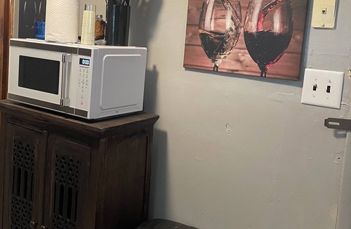 Airport Township House | Delightful 2-bedroom house with AC in Berkeley Iconixx Getaway STL