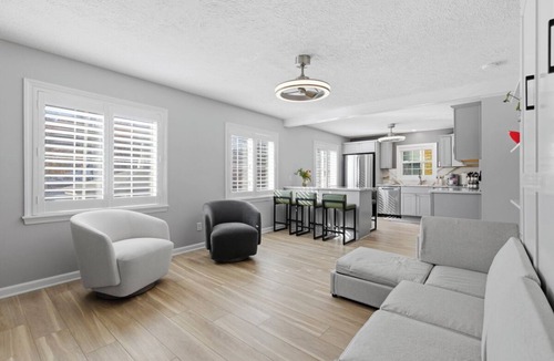 Monaca Apartment | Delightful 2-bedroom loft in charming Monaca