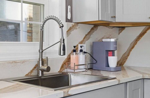 Monaca Apartment | Delightful 2-bedroom loft in charming Monaca