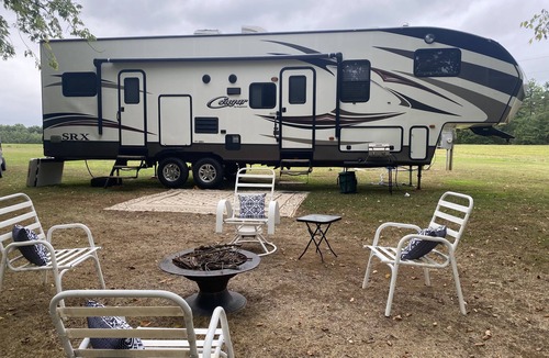 Alton House | Delightful 2 bedroom RV with indoor fireplace