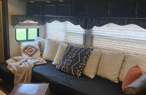 Alton House | Delightful 2 bedroom RV with indoor fireplace