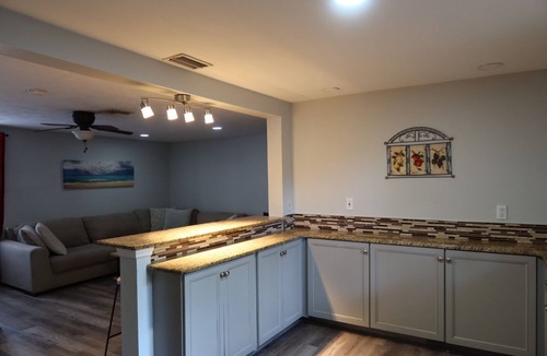 St. Petersburg - Clearwater House | Delightful 3-bedroom house in St. Petersburg~10/15 minutes to beach~Fenced yard