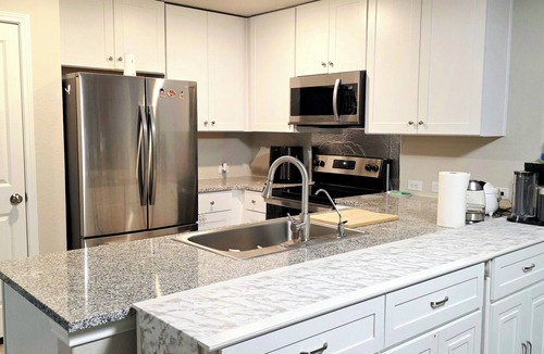 Southside House | Delightful 3-bedroom house with AC in San Antonio.