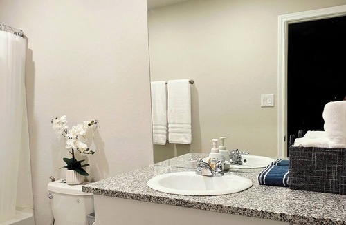 Southside House | Delightful 3-bedroom house with AC in San Antonio.