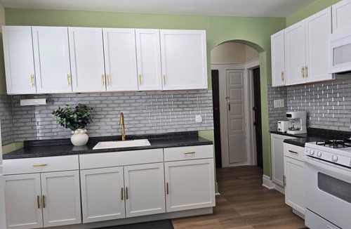 Eastside House | Delightful 3-bedroom house in Syracuse perfect for your getaway very close to SU