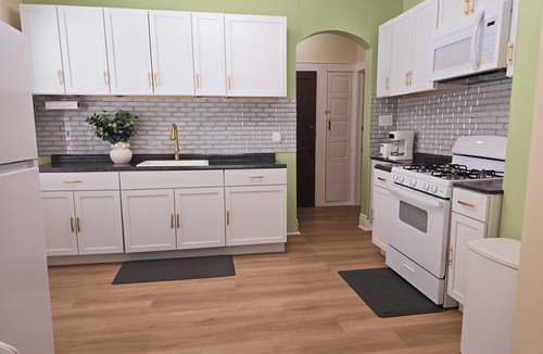 Eastside House | Delightful 3-bedroom house in Syracuse perfect for your getaway very close to SU