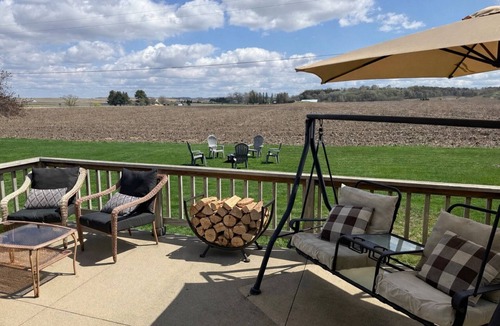 Mabel House | Delightful 3-bedroom house with cozy sunrise view in charming Mabel