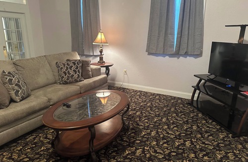 Leesville Apartment | Delightful 3-bedroom apartment with AC in Leesville