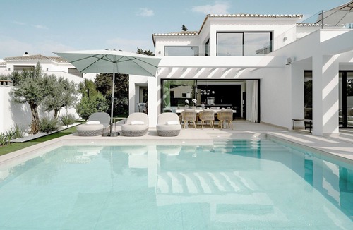 Urbanizacion Hacienda las Chapas Villa | Delightful 4 Bed Villa with pool close to the beach in Las Chapas