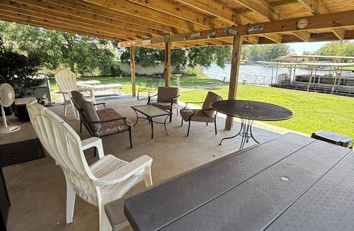 Lake Hamilton House | Delightful 4-bedroom house in Lake Hamilton with boat dock