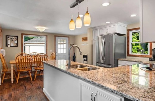 Lake Arrowhead House | Delightful 4-bedroom house in Gaylord Michigan perfect for large families