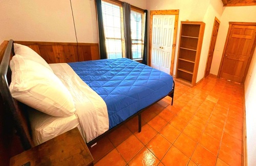 Elmaton Other | ☆Delightful 4 Bedroom, lake view. Sleep 8-12.☆
