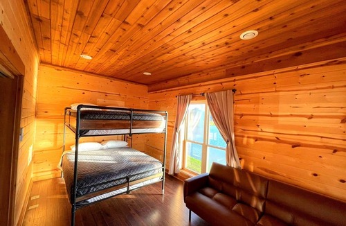Elmaton Other | ☆Delightful 4 Bedroom, lake view. Sleep 8-12.☆