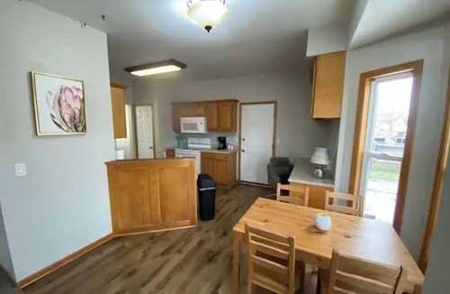 Waukee House | Delightful 5b stay in Paradise!