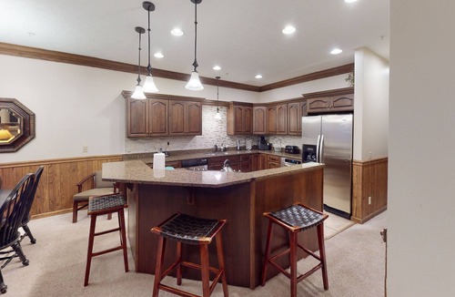 Edray House | Delightful 6BR Townhome with Private Hot Tub by RedAwning