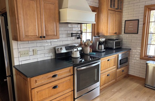 Stratton Mountain House | Delightful 7-bedroom house in Stratton perfect for group getaways