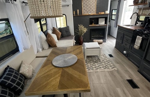 St. Petersburg House | Delightful and cozy RV with outdoor space