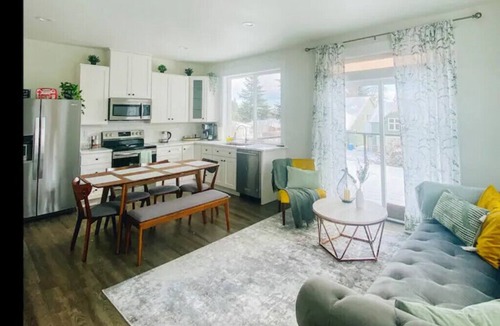 Minnehaha House | Delightful and Relaxing Home