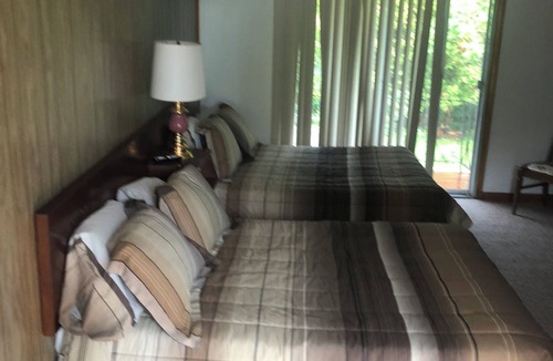 East Durham Hotel | Delightful Apartment in the Mountains East Durham with AC, Dogs Friendly 2 max
