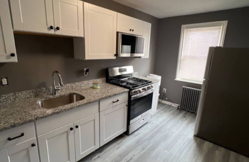 Primos Secane Apartment | Delightful apartment with AC in Lansdowne