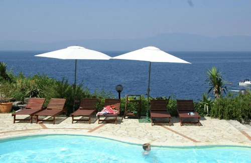 Kraljevica Apartment | Delightful Apartment with Private Beach in Kraljevica