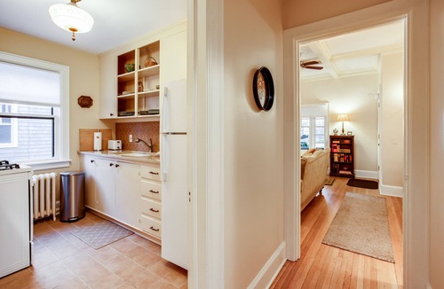 East Avenue Apartment | Delightful Apt in Classic Tudor