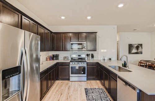 Leander House | Delightful brand NEW 3-bedroom Modern House + Sleeps 6