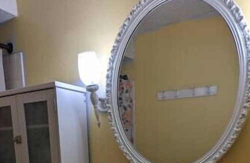 Capitol Park Condo | Delightful Condo for Nurses near Mercy One & Unity