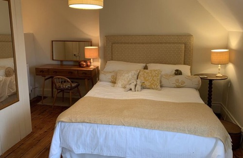 Rendcomb Cottage | Delightful Cotswold cottage with open fireplace and Rayburn