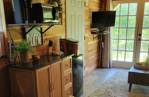 Proctor Cabin | Delightful Couples Cabin Close to River