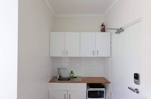 Darling Point Apartment | Delightful Darling Point Studio w Stunning Rooftop