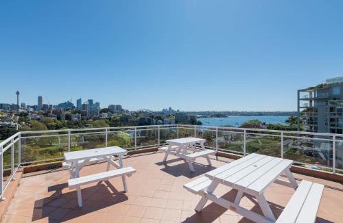 Darling Point Apartment | Delightful Darling Point Studio w Stunning Rooftop