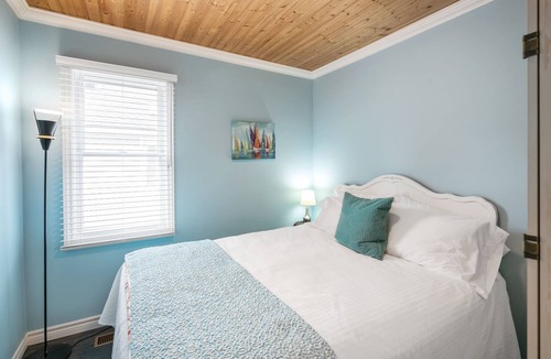 Crystal Beach Cottage | Delightful Derby Retreat!
