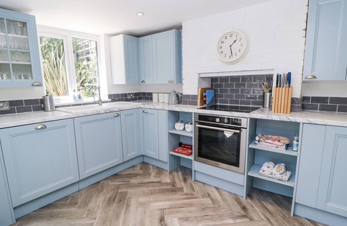 Wareham Cottage | DELIGHTFUL DORSET HOUSE BY WAREHAM RIVER, pet friendly in Wareham
