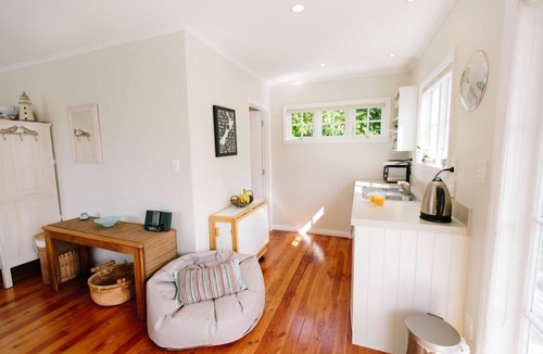 Whangamata Apartment | Delightful elevated sunny S/C Studio