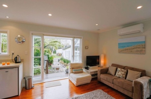 Whangamata Apartment | Delightful elevated sunny S/C Studio