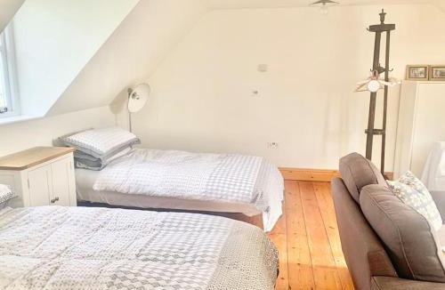 Ely Apartment | Delightful Ely house Bright and warm with cathedral view