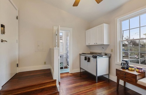 Freret Apartment | Delightful Freret St Studio Apartment w/parking