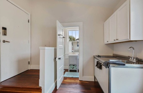 Freret Apartment | Delightful Freret St Studio Apartment w/parking