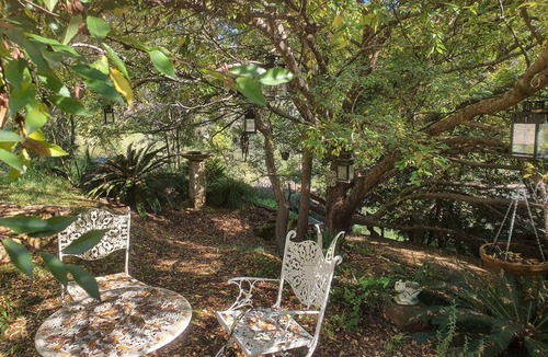 St. Albans Apartment | Delightful fully self contained ground floor apartment.